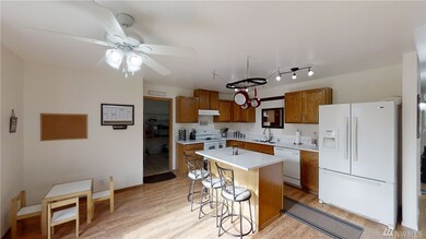 210 Nelsen St NE, Orting, WA 98360 - photo 6