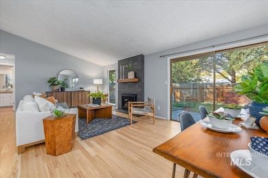 387 W Pickerell Ct, Boise, ID 83706 - photo 2