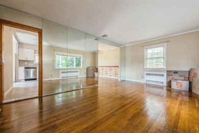 72 Spruce St, West Hempstead, NY 11552 - photo 5