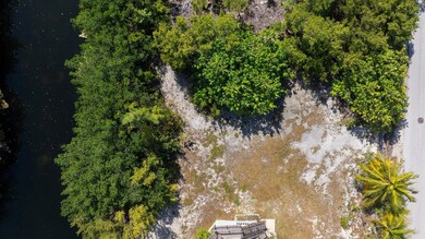 6,000 sq ft lot