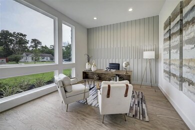 814 W 31st St, Houston, TX 77018 - photo 4