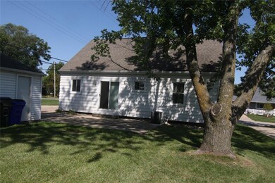 3321 H Ave NW, Cedar Rapids, IA 52405 - photo 4