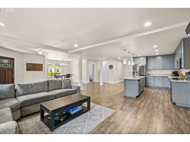 556 Fairway Estates Dr, Sutherlin, OR 97479 - photo 5