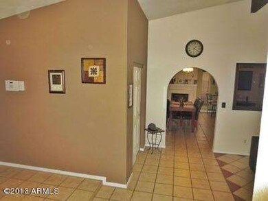 Entry Hall to Dining