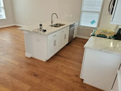 611 Link Rd, Houston, TX 77009 - photo 2