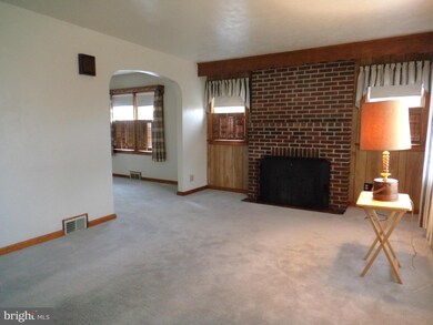 340 East Ave, Greencastle, PA 17225 - photo 3