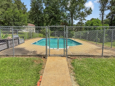 1041 Fortenberry Cir, McComb, MS 39648 - photo 6