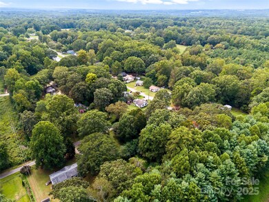 713 East Dr unit 1&2, Cherryville, NC 28021 - photo 4