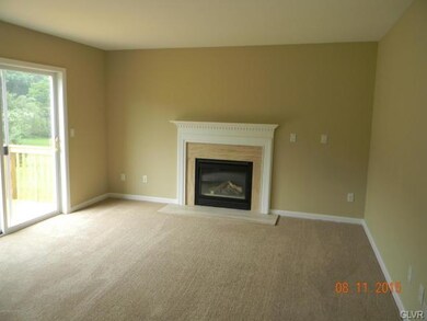 136 Russell Ln, Stroudsburg, PA 18360 - photo 4