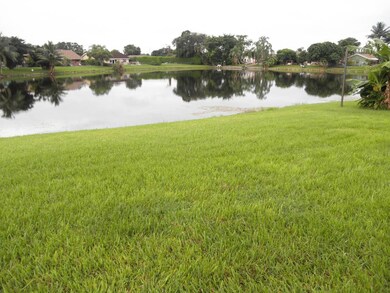 9525 Burlington Place, Boca Raton, FL 33434 - photo 3