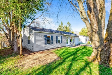 226 Hills St, Chittenango, NY 13037 - photo 2