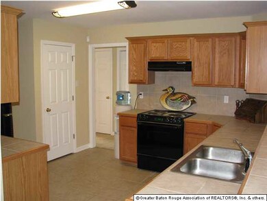 Spacious kitchen with lots of counter space and ca