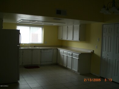 LARGE KITCHEN OPENS TO GREAT ROOM