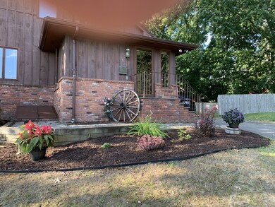 5 Laclede Ave, Chicopee, MA 01020 - photo 2