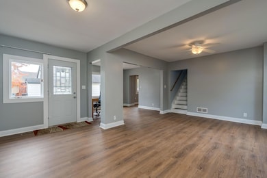 106 4th St SW, Montgomery, MN 56069 - photo 4