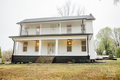 45 Hoyle St unit 1-2, Marion, NC 28752 - photo 3