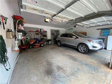 1070 E Chamberlin Dr, Asheboro, NC 27205 - photo 5