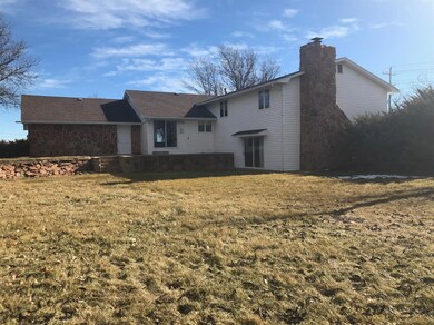 1605 S Adams St, Hugoton, KS 67951 - photo 2