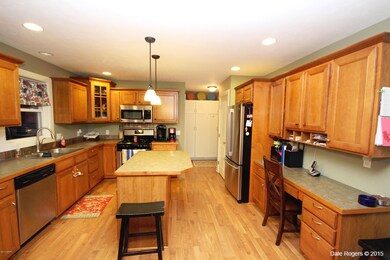 853 Soren Ct SE unit 5, Lowell, MI 49331 - photo 5
