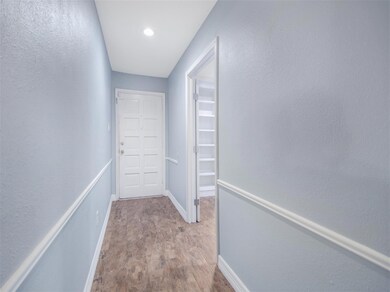 3902 Black Locust Dr, Houston, TX 77088 - photo 3