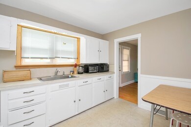 245 Roosevelt Ave, Springfield, MA 01118 - photo 5