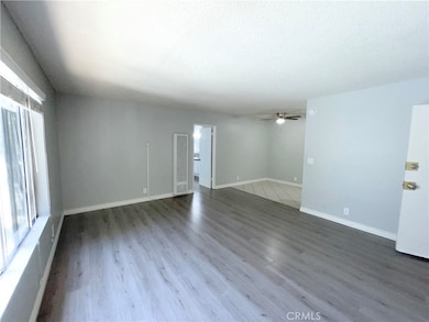 13717 Chadron Ave unit 16, Hawthorne, CA 90250 - photo 2