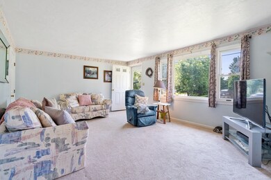 12 Lisa Rd, Randolph, MA 02368 - photo 2