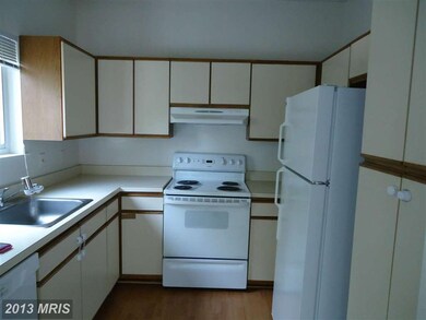 1913 Villaridge Dr, Reston, VA 20191 - photo 3