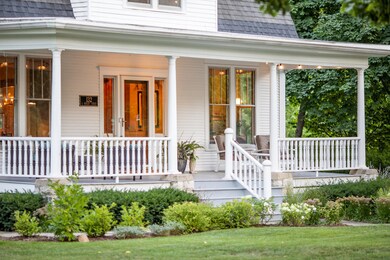 132 S Wright St, Naperville, IL 60540 - photo 2