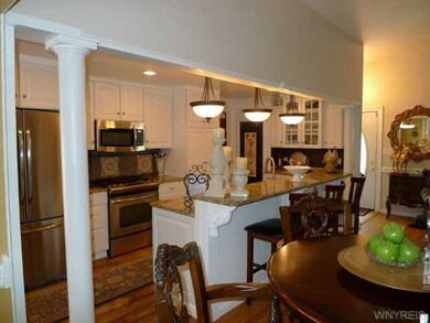 Kitchen. Open concept kitchen.  Breakfast bar ador