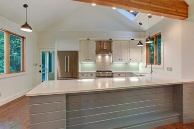 03_13855cherryBeach_5_Kitchen_LowRes