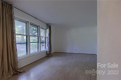 132 Atwood Dr, Hendersonville, NC 28792 - photo 6