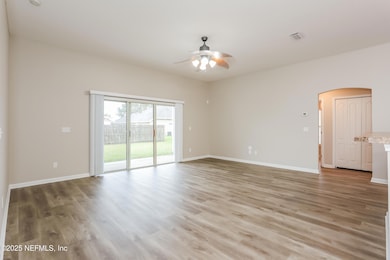 003-photo-living-room-10613427