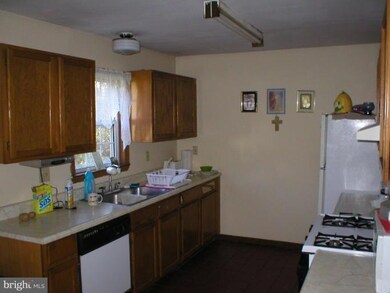 28 Rt 28 Snowy Mt Rd, Circleville, WV 26804 - photo 3