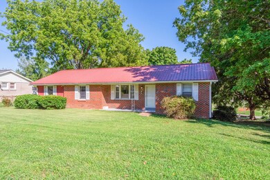 105 Helberg St, Dickson, TN 37055 - photo 3