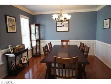 Dining Room - Elegant Dining Room with Beautiful N