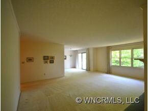 Living rm to dining area