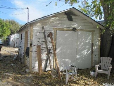 detached 1 car garage