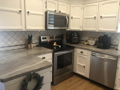 6 Birch Ln, Rensselaer, NY 12144 - photo 4