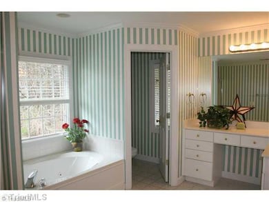 Master Bath/Spa.
