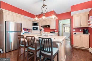 708 W Cherry St, Palmyra, PA 17078 - photo 6