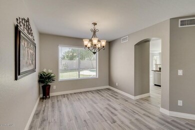FORMAL DINING