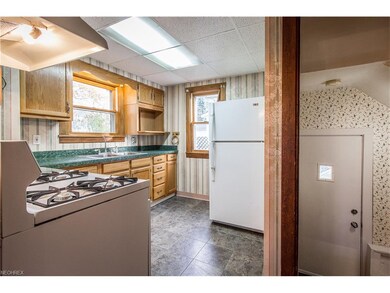 Kitchen with side entrance