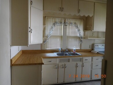 912 Oxford St, Elkhart, IN 46516 - photo 4