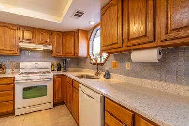 Kitchen - Quartz Counters