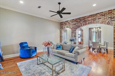 06-144 Caledonian Blvd