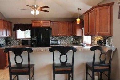 10 Hopkinton Rd, Upton, MA 01568 - photo 4