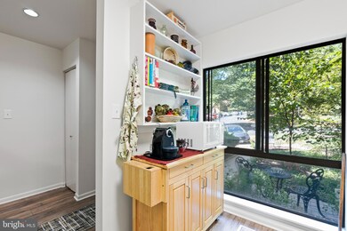 2255 Chestnut Burr Ct, Reston, VA 20191 - photo 6