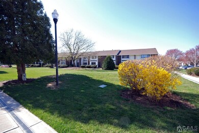 7 Lincoln Ln unit C, Dayton, NJ 08810 - photo 2