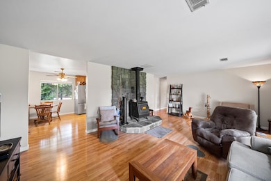 11865 Comstock Ln, Redding, CA 96003 - photo 6